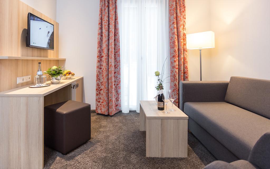 Hotel Pfaelzer Wald Bad Bergzabern Eksteriør billede