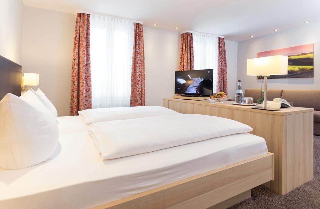 Hotel Pfaelzer Wald Bad Bergzabern Eksteriør billede