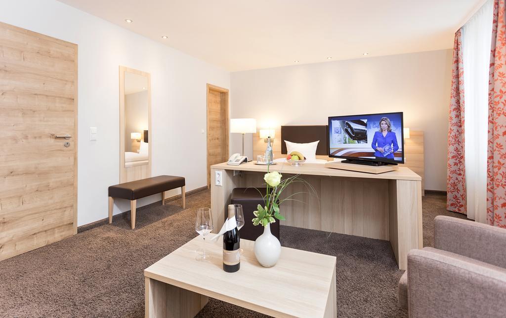 Hotel Pfaelzer Wald Bad Bergzabern Eksteriør billede