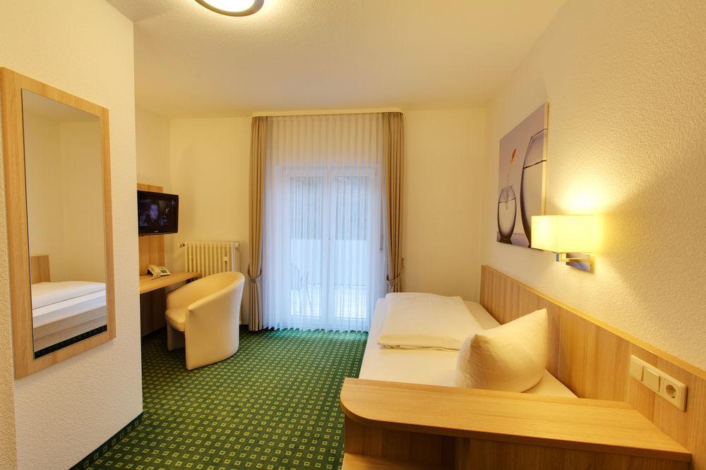 Hotel Pfaelzer Wald Bad Bergzabern Eksteriør billede