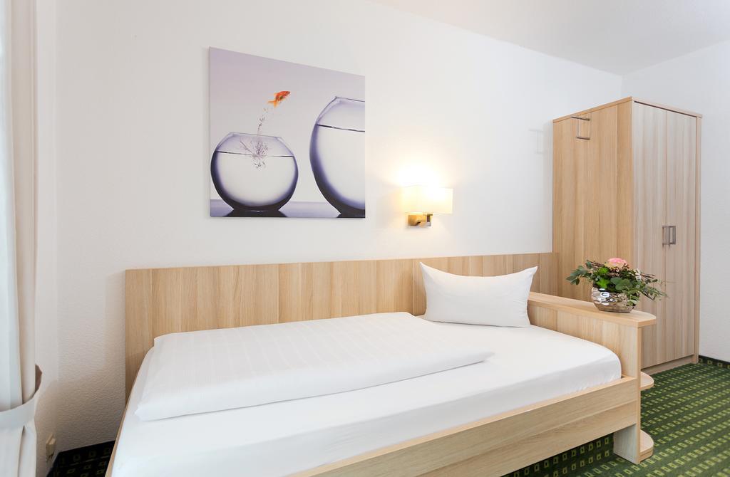 Hotel Pfaelzer Wald Bad Bergzabern Eksteriør billede