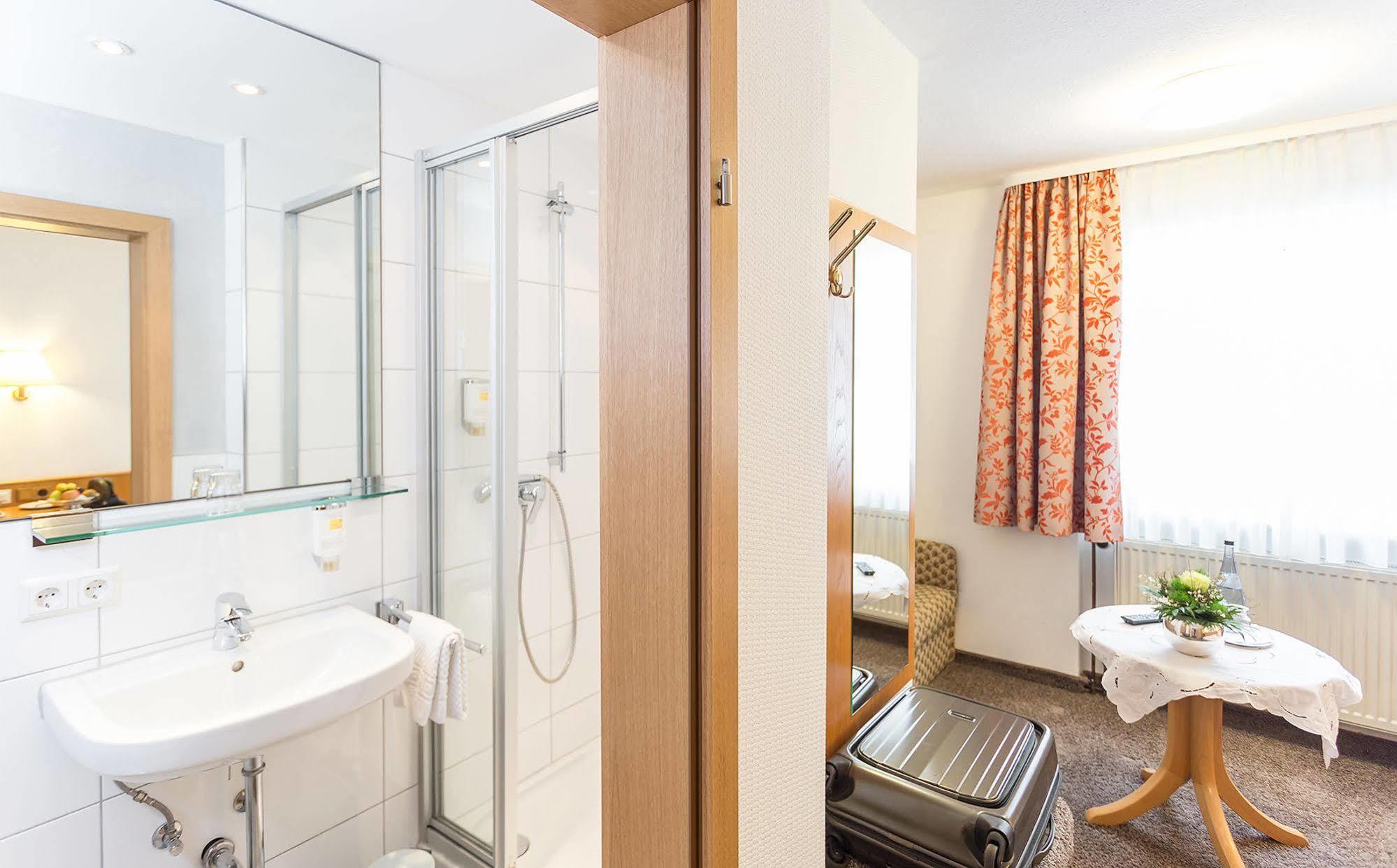 Hotel Pfaelzer Wald Bad Bergzabern Eksteriør billede