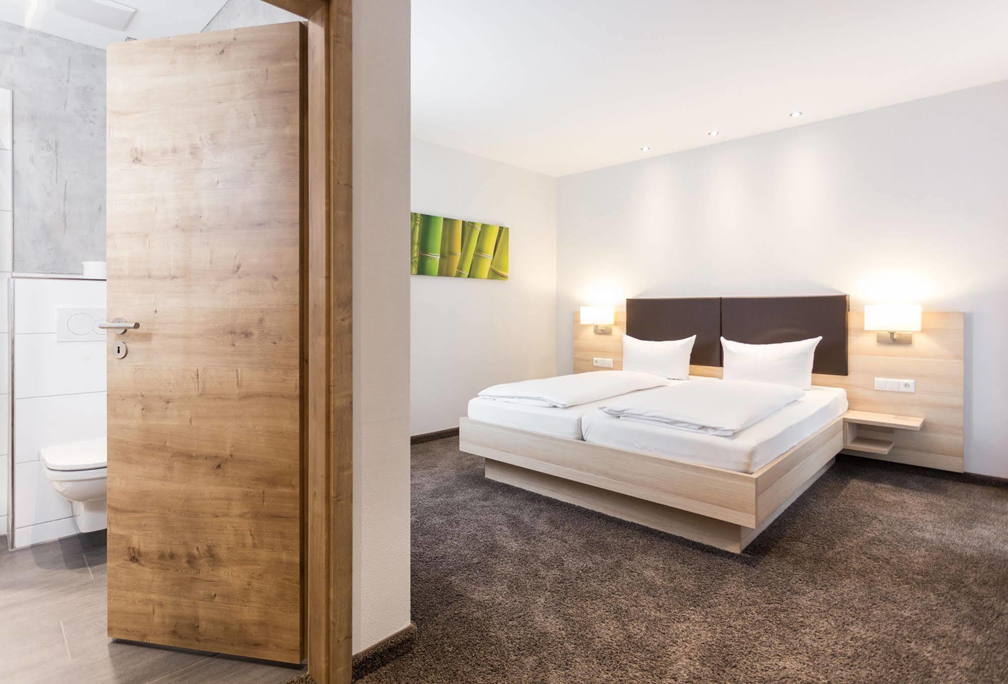 Hotel Pfaelzer Wald Bad Bergzabern Eksteriør billede